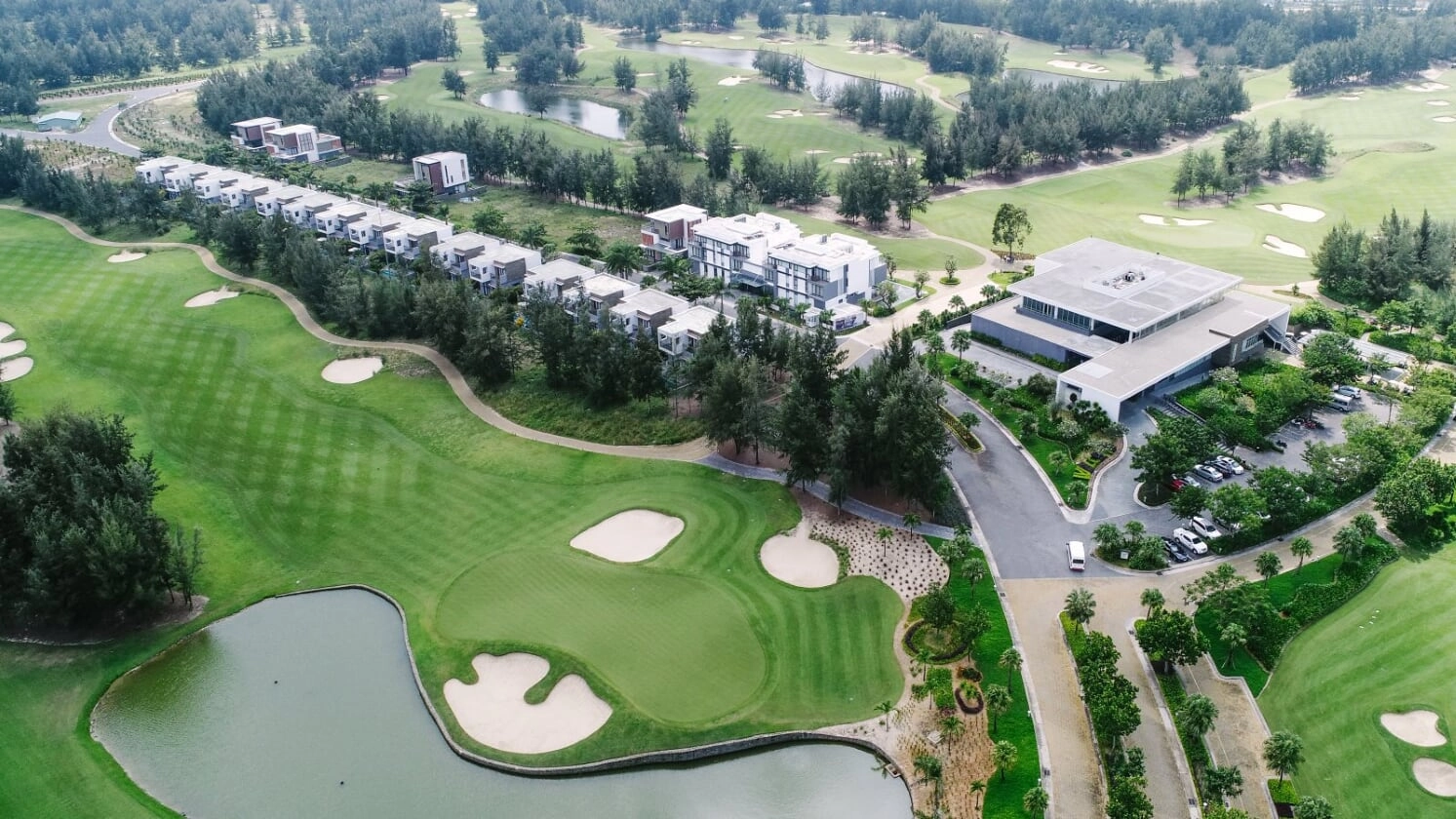 Montgomerie Links Vietnam Golf Course – coastal links near Da Nang