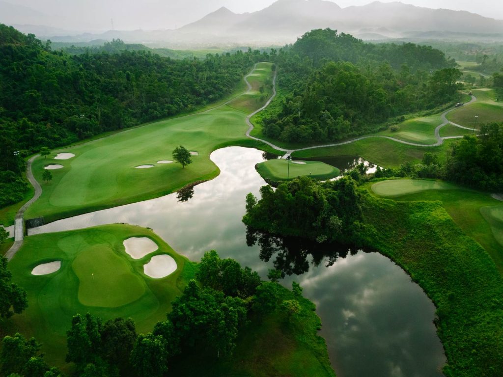 Ba Na Hills Golf Club – golf club 3 aerial lakes greens, Da Nang, Vietnam