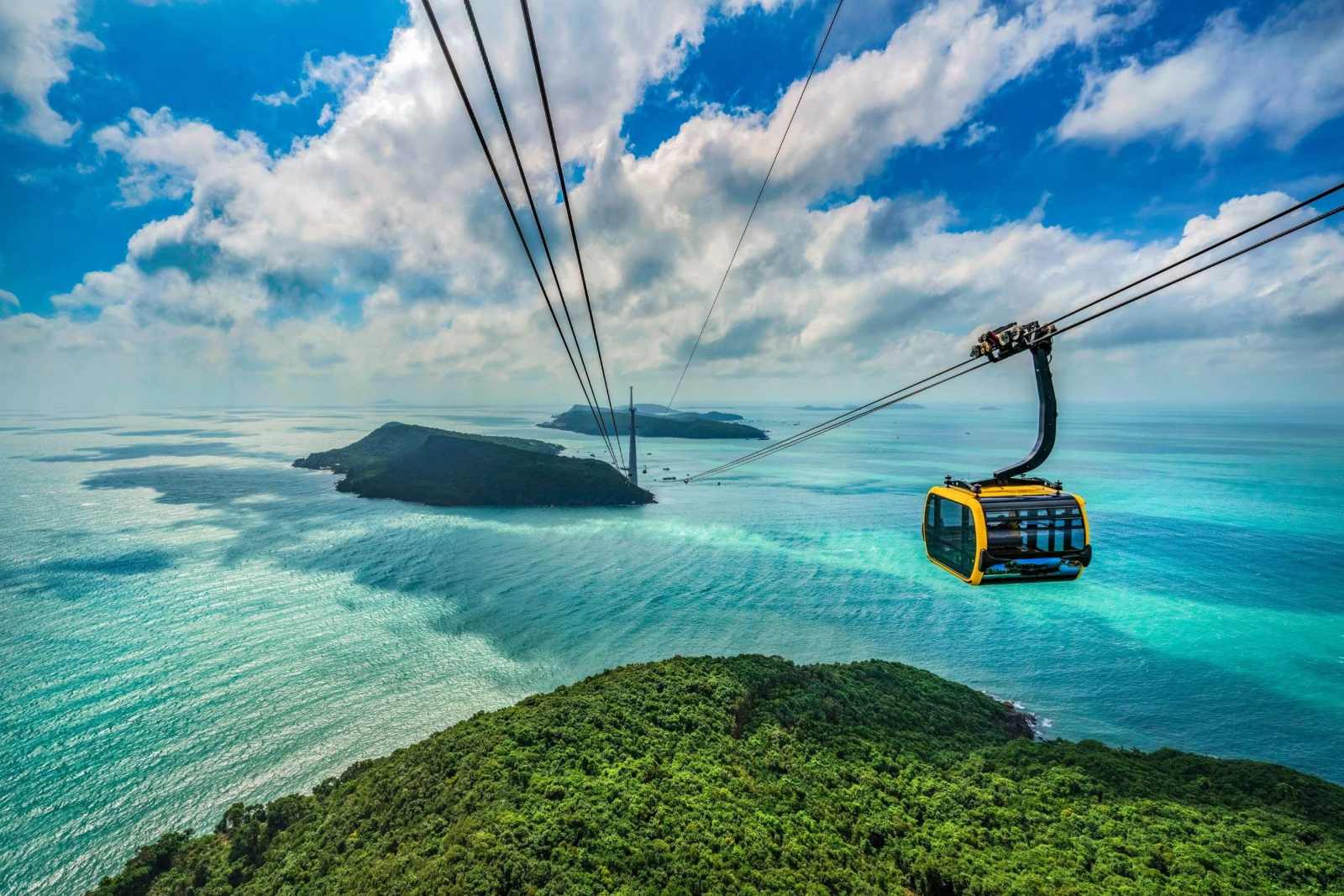 Hon Thom cable car over the sea from An Thoi, the free day together in south Phu Quoc