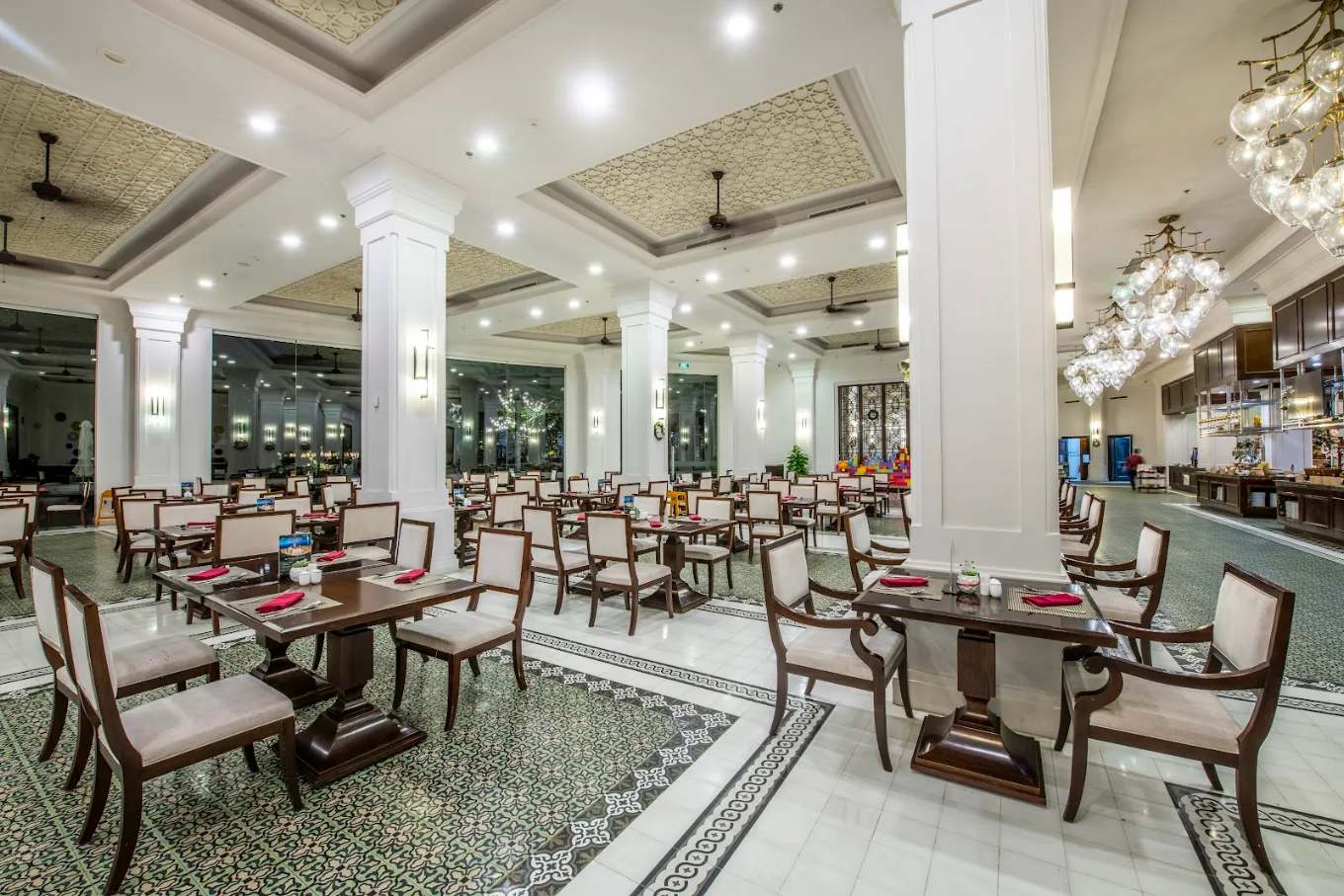 Restaurant dining room at Vinpearl Resort & Spa Phu Quoc