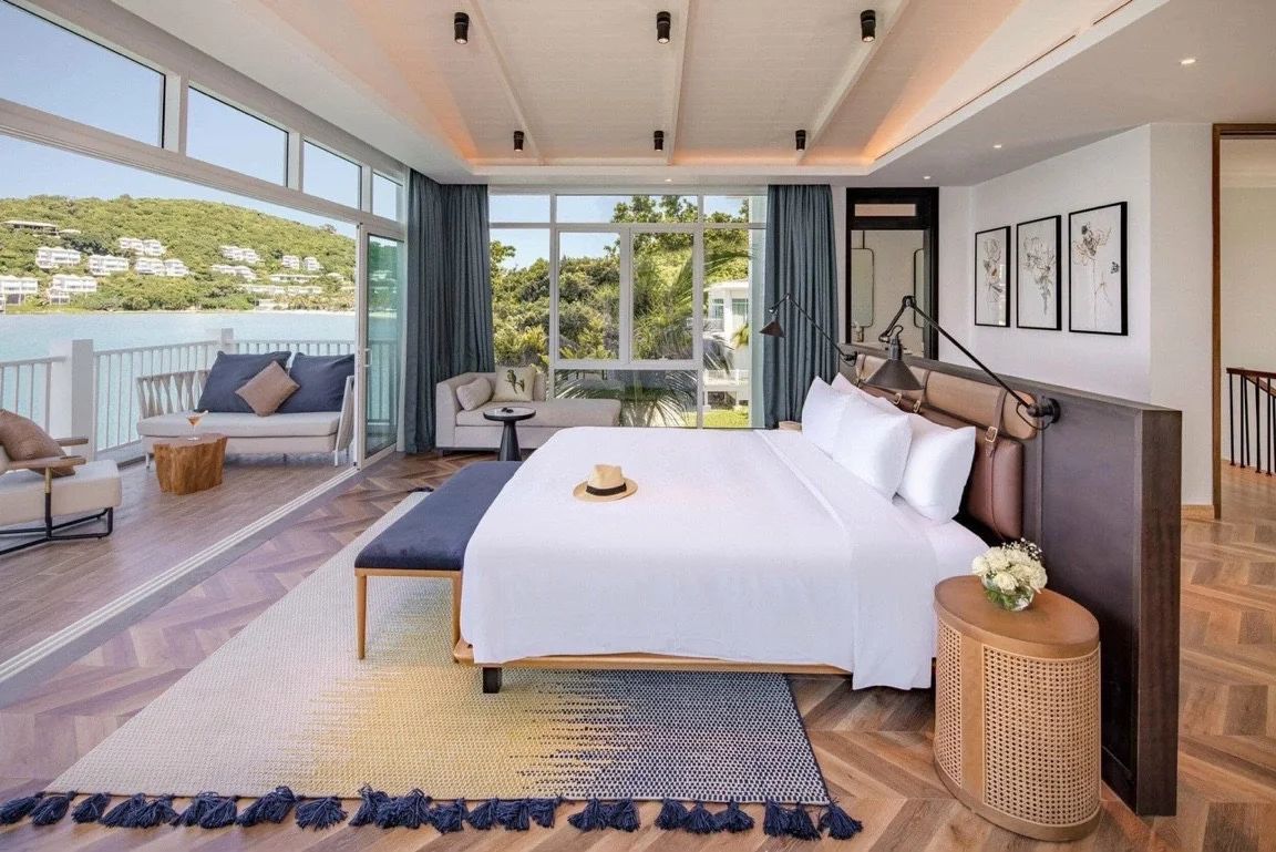 Sea view bedroom with balcony at Vinpearl Resort & Spa Phu Quoc