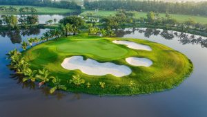 Island green at West Lakes Golf & Villas